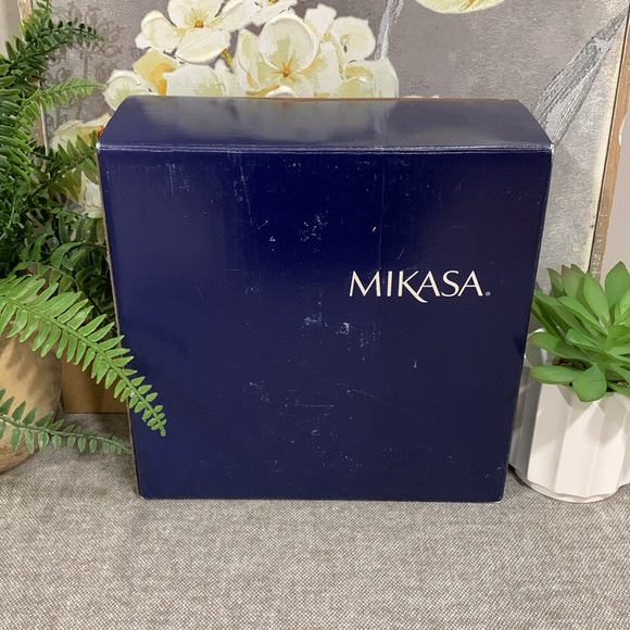 MIKASA Set of 4 Colored Frosted Damask Glass Votive Holders with Candles!🕯️ - Picture 12 of 14